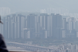 부동산 대책에도 '집값 상승 기대' 4년 만에 '최고'...소비 심리는 위축