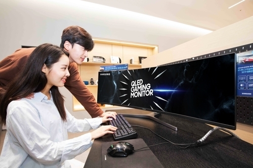 삼성전자 듀얼 QHD 게이밍 모니터 'CRG9' =삼성전자 제공
