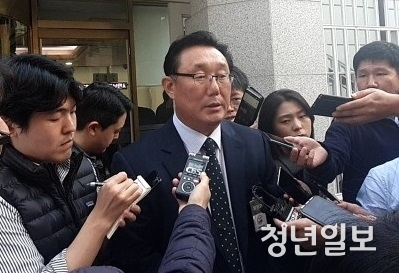 지난 1일 조붕구 키코공동대책위원장은 서울 세종대로 정부서울청사에서 은성수 금융위원장과 약 50분간 면담을 가졌다.