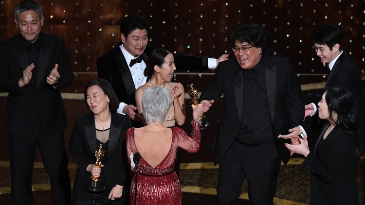영화 기생충 아카데미 작품상 수상 장면<br>
(로스앤젤레스 AFP=연합뉴스)