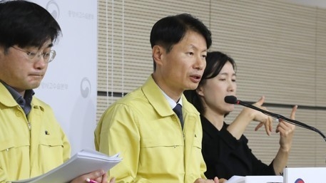 김강립 부본부장 '의료기관·약국에 여행이력 제공 확대'(사진:연합뉴스)