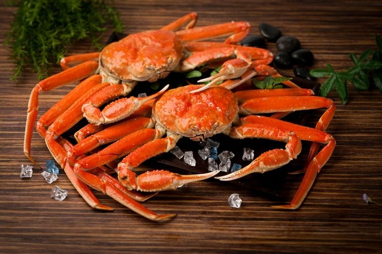 이마트는 오는 29일부터 31일까지 3일간 러시아산 활(活)대게 약 40톤, 3만 6000마리를 정상가 대비 30%가량 저렴한 100g당 3780원에 판매한다고 28일 밝혔다. (사진=이마트)