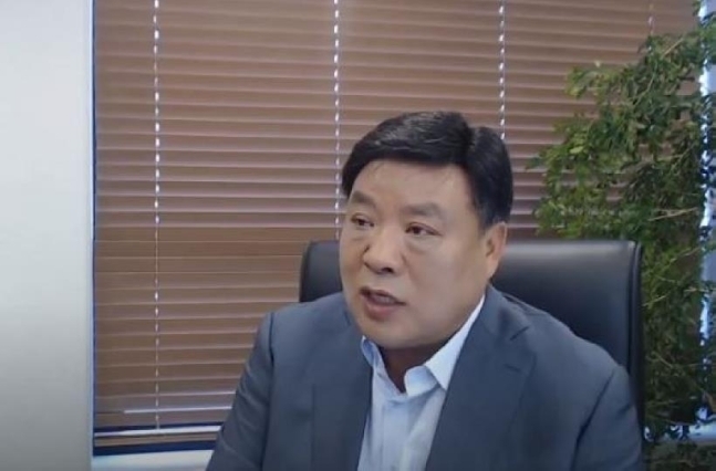 온라인 기자간담회를 진행 중인 셀트리온그룹 서정진 회장.