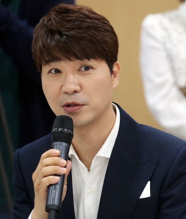 Park Soo-hong announces legal response to his brother…