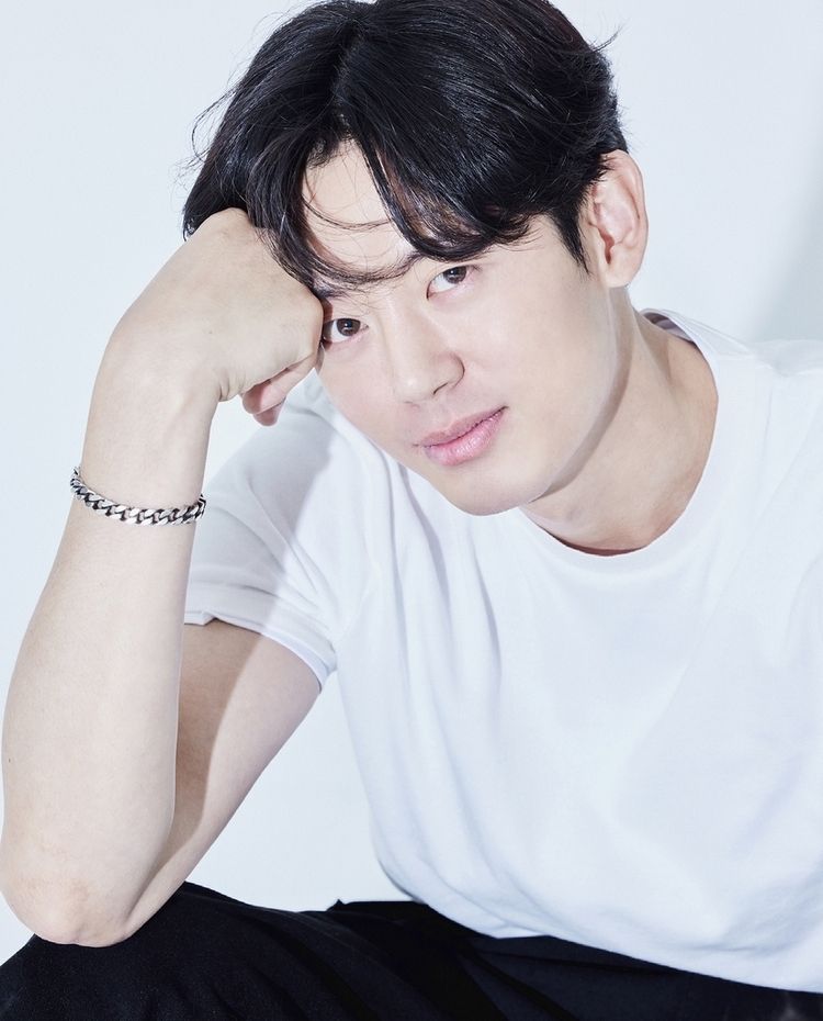 <strong>배우 이지훈</strong>