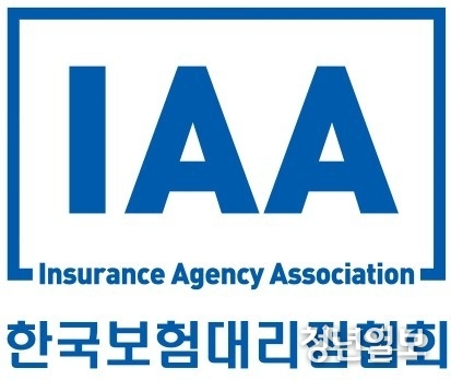 보험상품 판매채널인 보험대리점업계가 경쟁업체간 영업조직 집단 스카우트로 인해 극심한 몸살을 앓고 있다. 이에 보험대리점협회는 자정결의문을 채택하고, 이행할 것을 촉구하고 있으나, GA업계내 과도한 영업조직 스카우트 행태가 좀처럼 사그러들지 않고 있다. 
