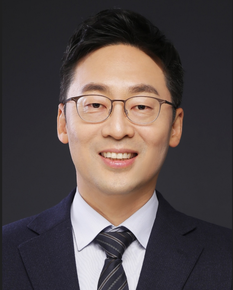 김경완 노무법인 신아 대표노무사