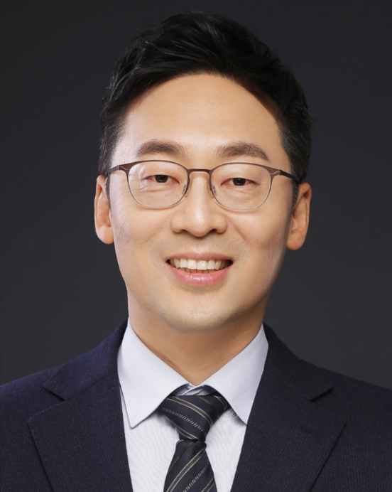 김경완 노무법인 신아 대표노무사