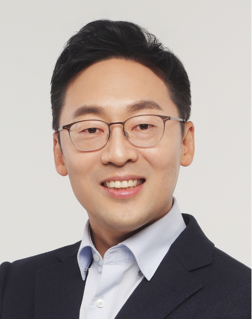 김경완 노무법인 신아 대표노무사.