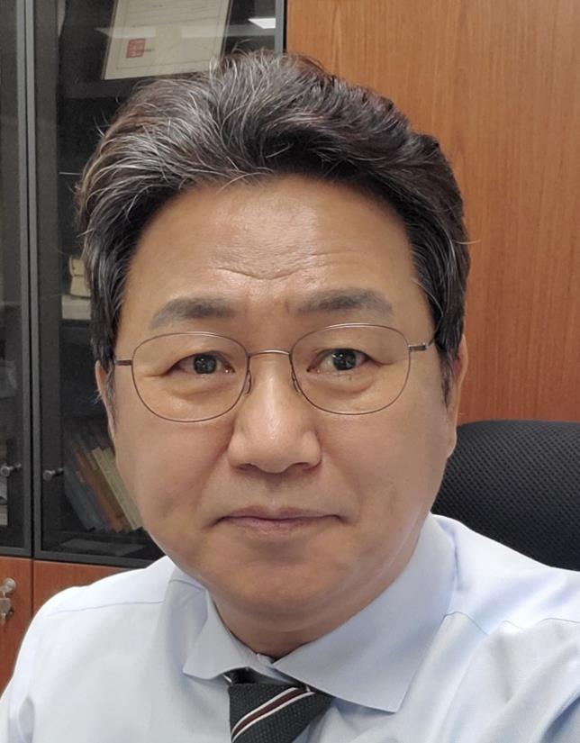 산업팀 이성중 부국장.
