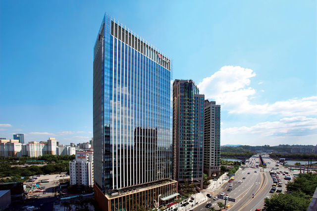 LGU+ AI '익시오'서 통화 내용 노출…통신사 '보안 불신' 증폭