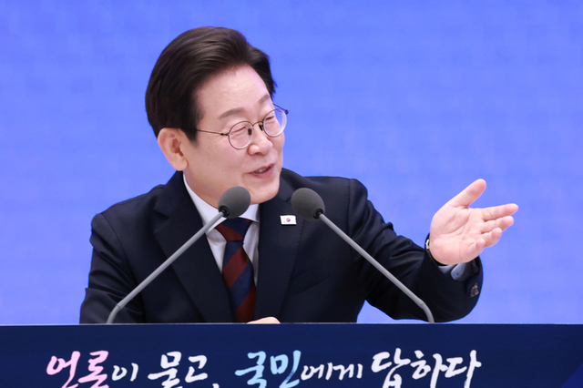 李대통령 "검찰개혁은 자업자득…부동산 대책은 이제 시작"