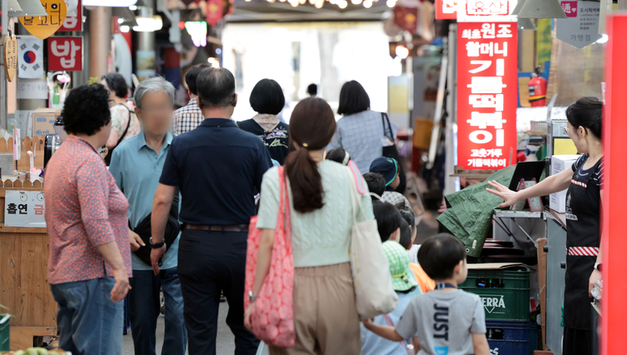 30조 추경에 내수경기 활성화 기대감 '솔솔'…유통·식음료업계, 실적 반등 '신호탄'