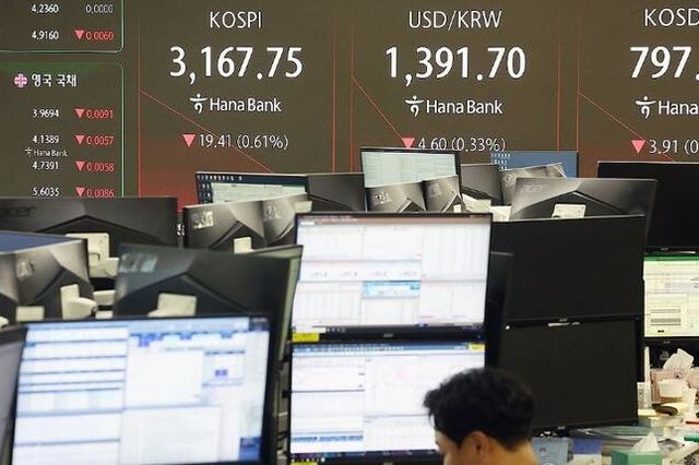 사흘 연속 최고치 경신...코스피 3395.54 마감