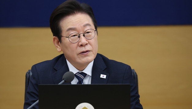 李대통령 타임 인터뷰…"美 중심 협력, 中과도 균형 관리 필요"