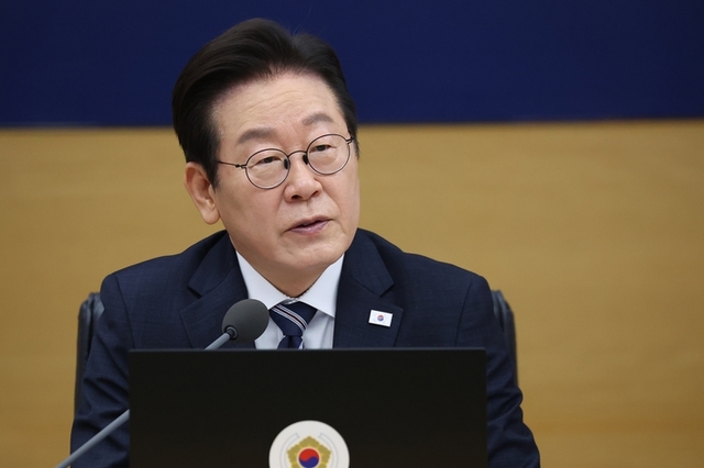 李대통령 타임 인터뷰…"美 중심 협력, 中과도 균형 관리 필요"