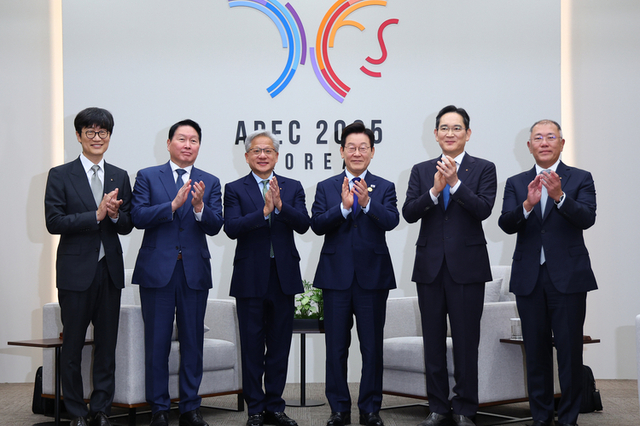 "韓에 GPU 26만장 풀린다"…엔비디아, 삼성·SK·현대·네이버와 'AI 동맹' 가동