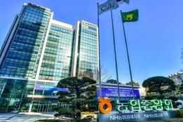 농협중앙회 인사 갈등 후폭풍(?)...강호동 회장 뇌물수수에 주요 계열사 비위 혐의 "십자포화"