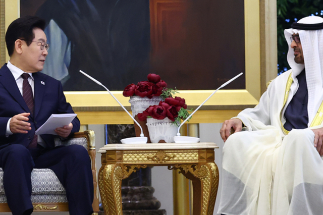 韓-UAE 정상회담…'예포·환영비행' 국빈 예우