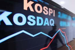 이달 외국인 "역대 최대 매도" vs 개미 "매수"...'동상이몽' 코스피