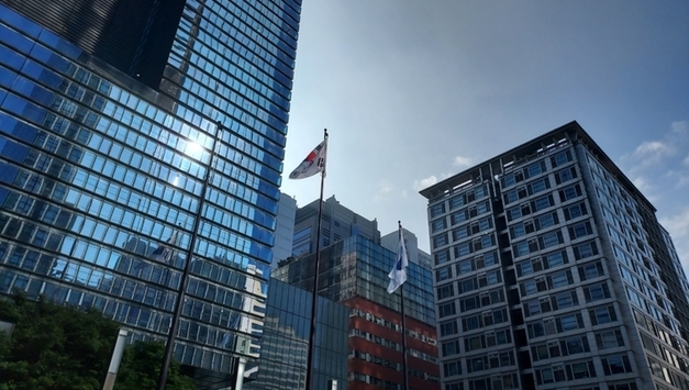 삼성전자 노사, 임금 교섭안 '공회전'...성과급 기준 두고도 '신경전'