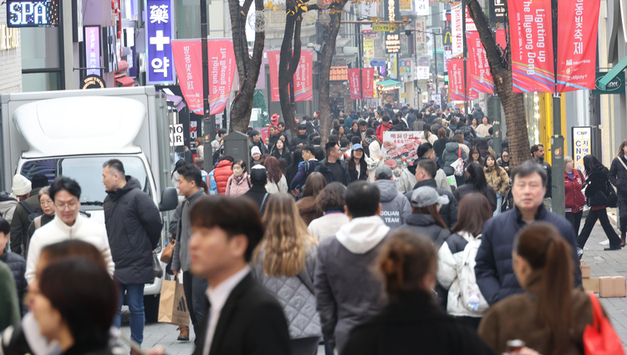 저소득층 근로소득, 5년 만에 '감소'…고환율 속 생계비 부담 '이중고'