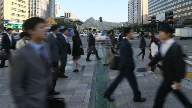 1인 가구 첫 800만 돌파…절반 "평소 외롭다"