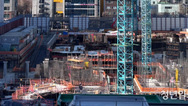 공사비·PF·한파 "악재만 가득"...건설업계, 경영 위기감 '최고조'