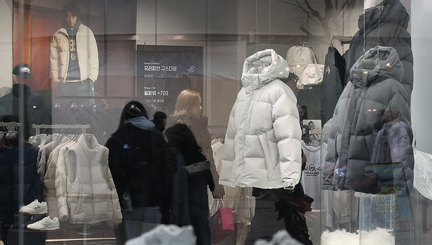 '구스다운 패딩' 품질 논란 확산에…패션 플랫폼업계 "재발 방지 총력" 초비상