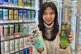 "연말 분위기 띄우는 한잔"…편의점 업계, 크리스마스 이색 주류戰 '개막'