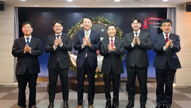 "불확실성에도 사회적 책임 실천"…재계, 성금 기부 릴레이 행보