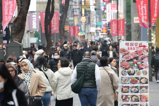 AI 확산에 반도체 수출 '급증'…전자·통신 출하액 340조원 '사상 최대'