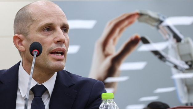 로저스 쿠팡 대표 "깊이 사과…보상 방안 검토 중"