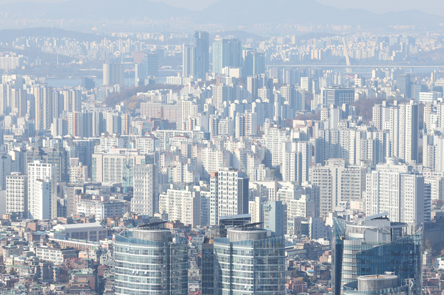 10월 '패닉바잉' 후 거래량 줄었는데...서울지역 아파트, 두달만에 신고가 속출 '미스터리'