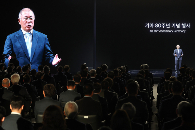 정의선의 승부수… 미래차·내연차 R&D 조직 헤쳐 모여