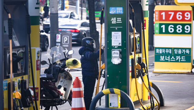 주유소 기름값 2주째 하락…12월 내내 내림세 전망