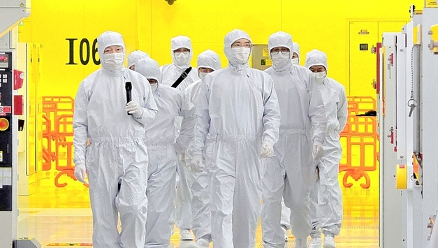 이재용 회장, 기흥·화성 반도체 캠퍼스 방문…미래기술 점검