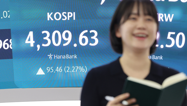 반도체 대형주 주도에...코스피, 사상 첫 4300선 돌파