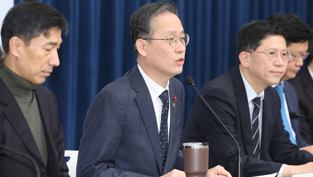 '경제대도약 원년' 선언…정부, 올해 성장률 2 달성 '승부수'