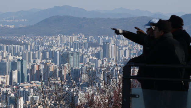 서울 토허제 확대에도 허가 건수 13 증가...'노·도·강' 쏠림 뚜렷
