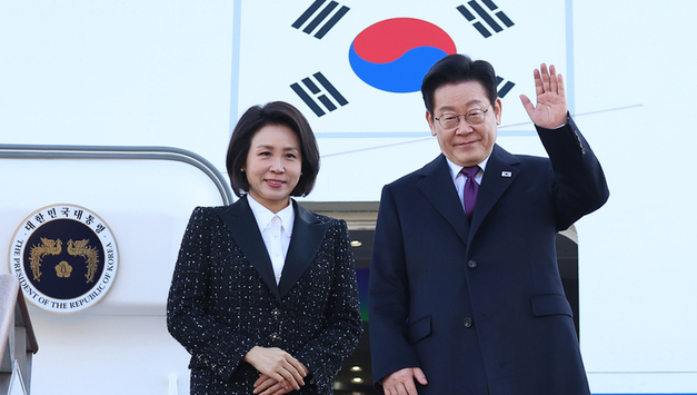 中 이어 '다시 정상외교'...李대통령, 일본으로 출국