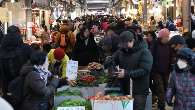 정부, 설 앞두고 '민생 지원' 총력…성수품 최대 50 할인·고속도로 통행료 면제
