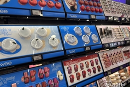 트럼프 "韓 관세 25로 인상" 발언에...'위기감'에 휩싸인 K-뷰티