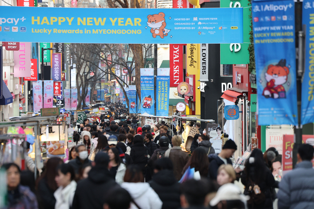 정부, 넉달째 '경기 회복' 진단…내수 개선·반도체 수출이 견인