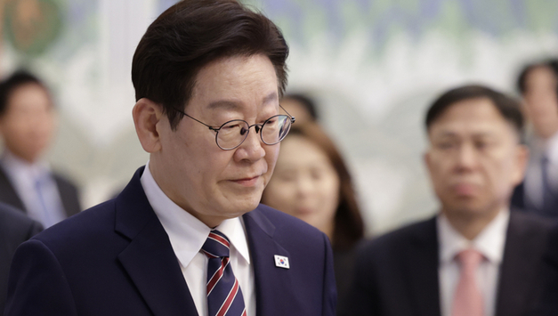 이재명 대통령 "부동산 시장 정상화 추구…집 팔라고 강요 안 해"