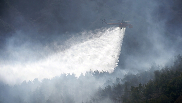 전국 강풍·건조특보 속 잇단 산불·화재…함양 사흘째 진화 중