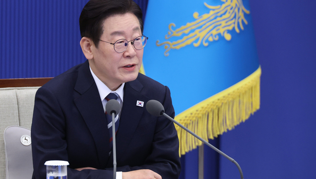 李대통령 "위험과 책임 피할 수 없을 것"…투기 세력에 고강도 경고