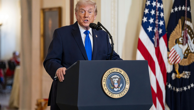 "글로벌 관세 15 발효"…트럼프, 대법원 판결에도 '관세 드라이브' 강행