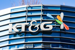 KT&G, 주주환원 확대에 재무부담 우려…시장은 해외 매출로 돌파 기대