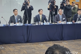 가계대출 막히고, 기업대출 풀리니...시중-저축은행 '중기대출 시장' 격전 조짐